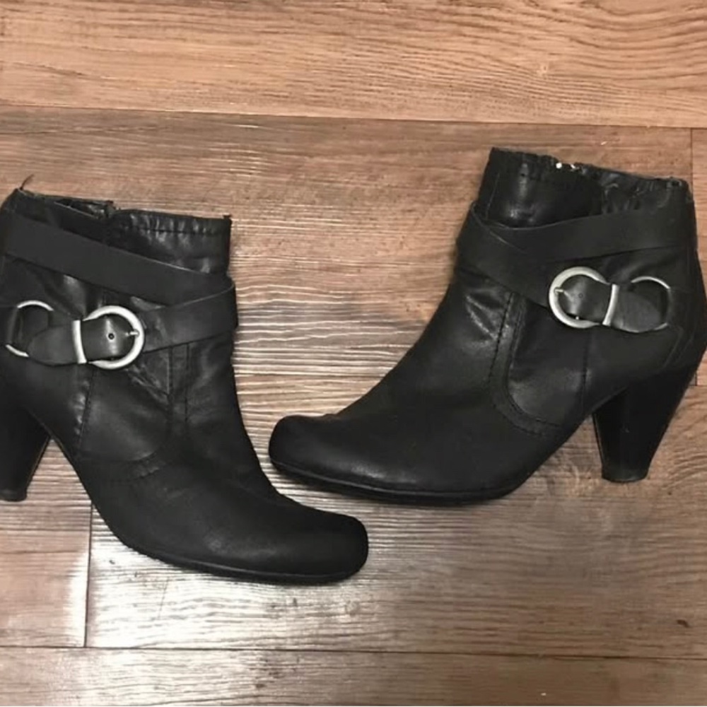 Ankle Boots BARE TRAPS 8.5 Buckle Strap boots women’s heel